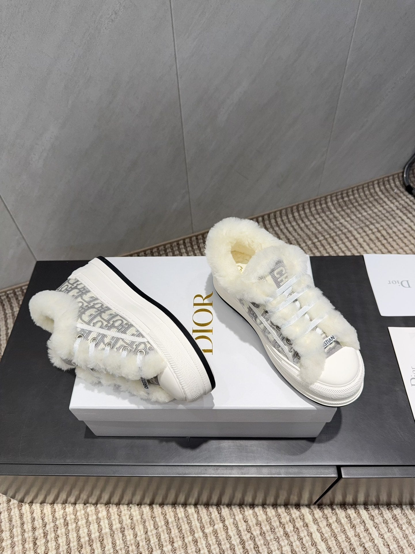 CD 26 Classic Sneaker White Gray Fabric Wool Jacquard 614452