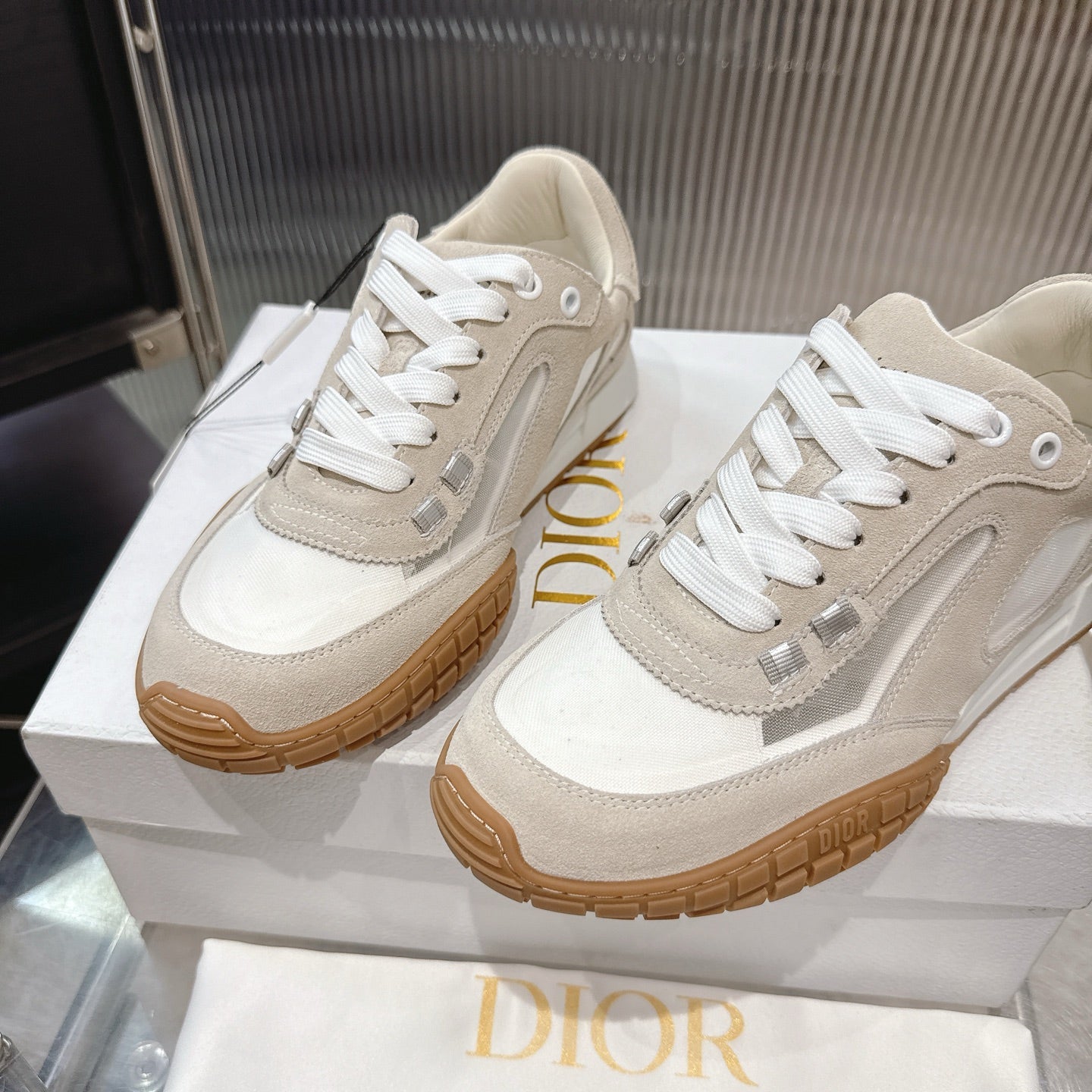 CD 26s Sneakers Beige Suede Cowhide 683904