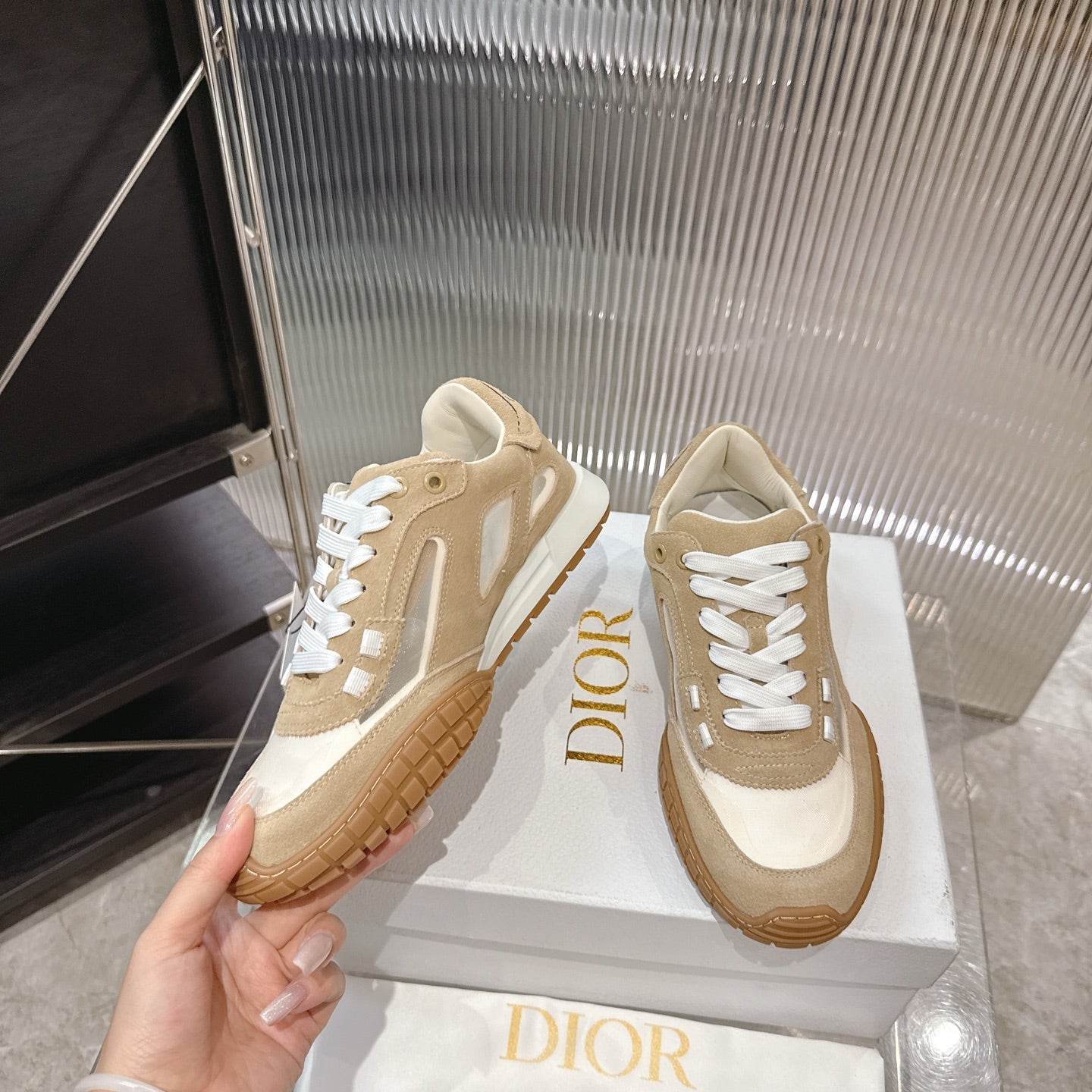 CD 26s Sneakers Dark Beige White Suede Cowhide 683906