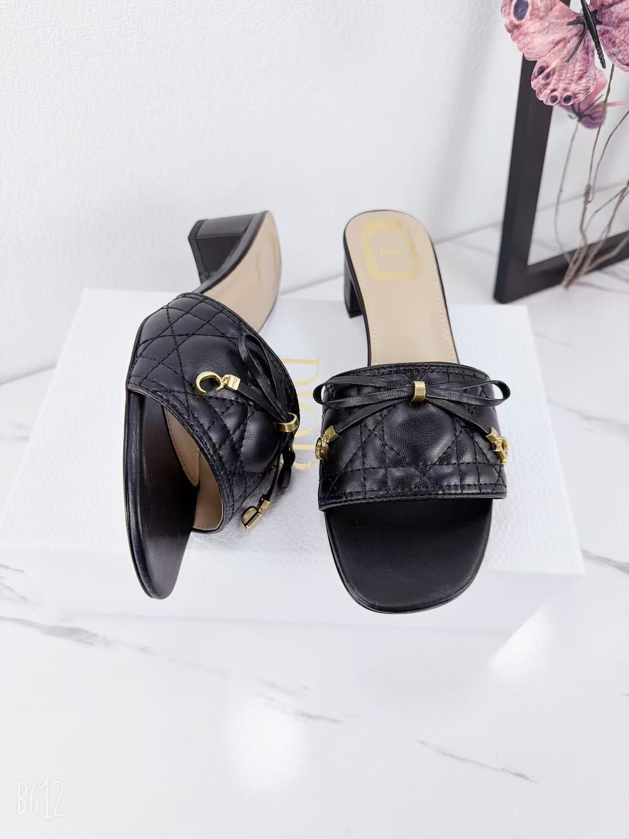 CD 26s Slippers Cowhide
