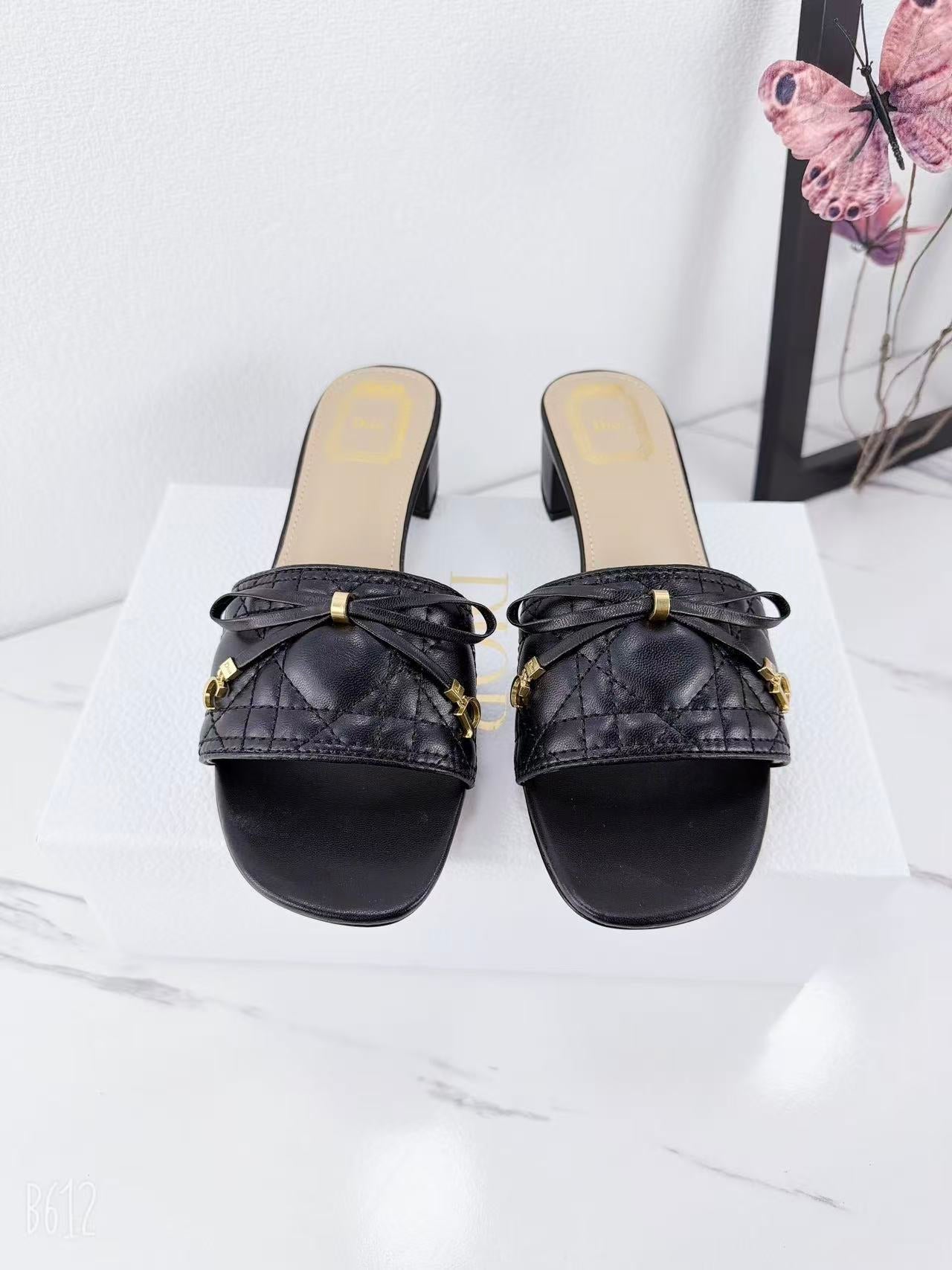 CD 26s Slippers Cowhide
