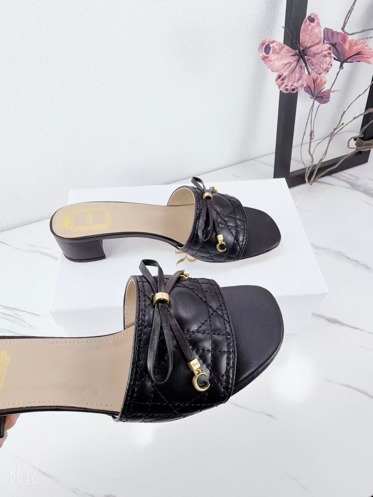 CD 26s Slippers Cowhide