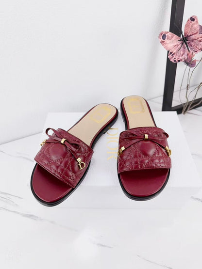 CD 26s Slippers Burgundy Beige Cowhide 681590