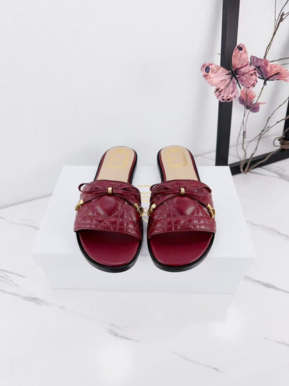 CD 26s Slippers Burgundy Beige Cowhide 681590