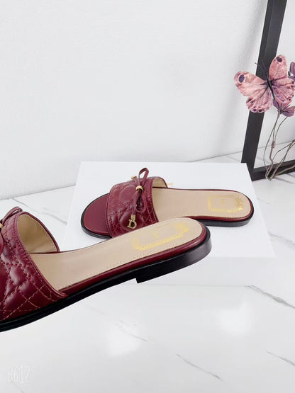 CD 26s Slippers Burgundy Beige Cowhide 681590