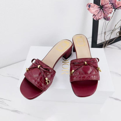 CD 26s Slippers Burgundy Beige Cowhide 681590