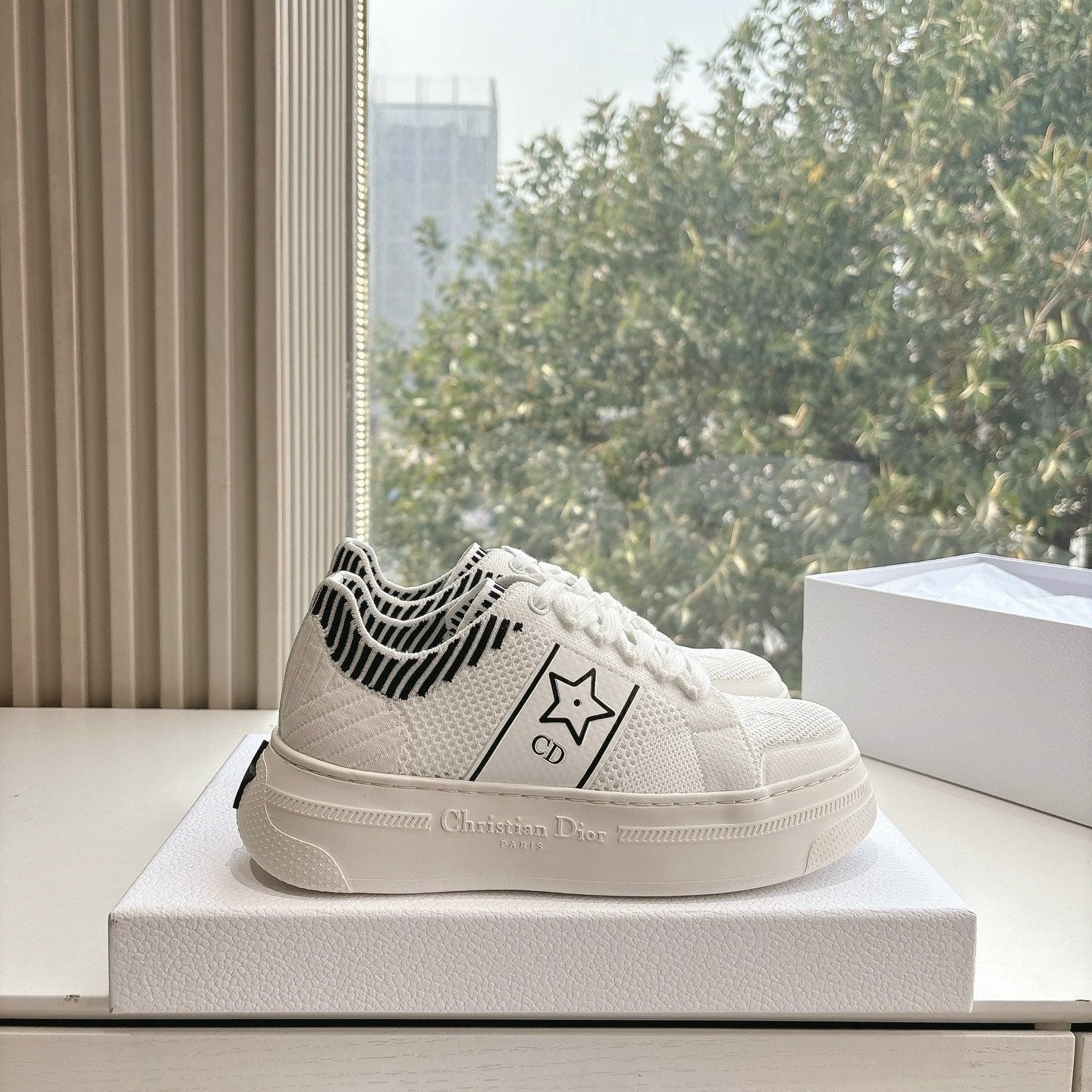 CD 26s Sneaker 45 White Canvas Cowhide 648334