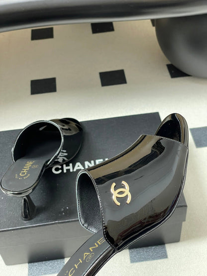 CC 26 Sandal Patent Leather