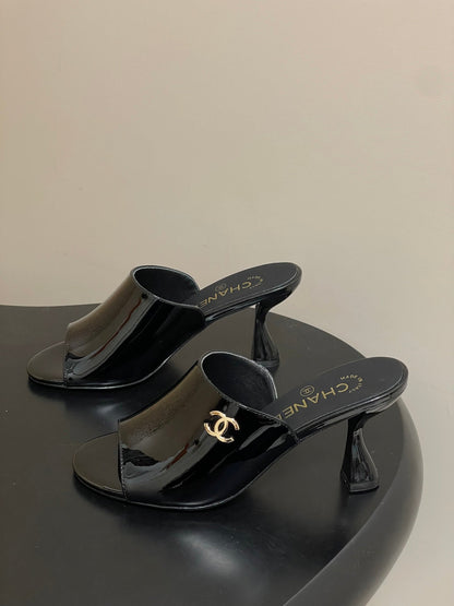 CC 26 Sandal Patent Leather