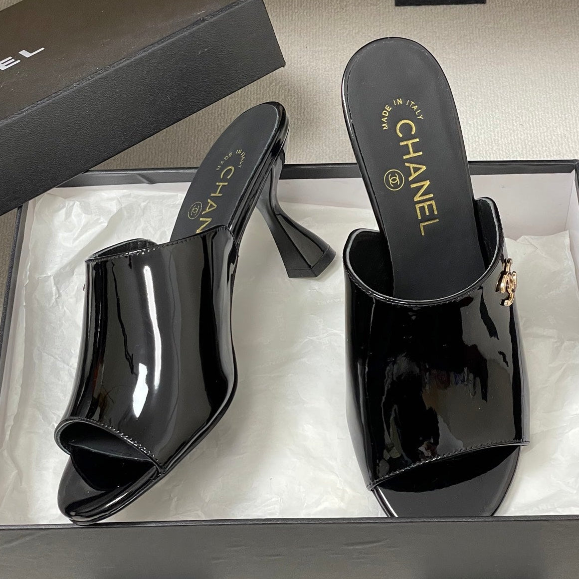 CC 26 Sandal Patent Leather
