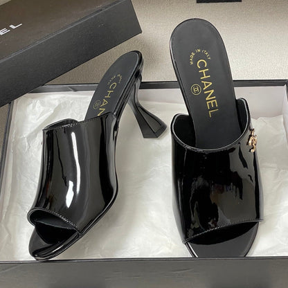 CC 26 Sandal Patent Leather
