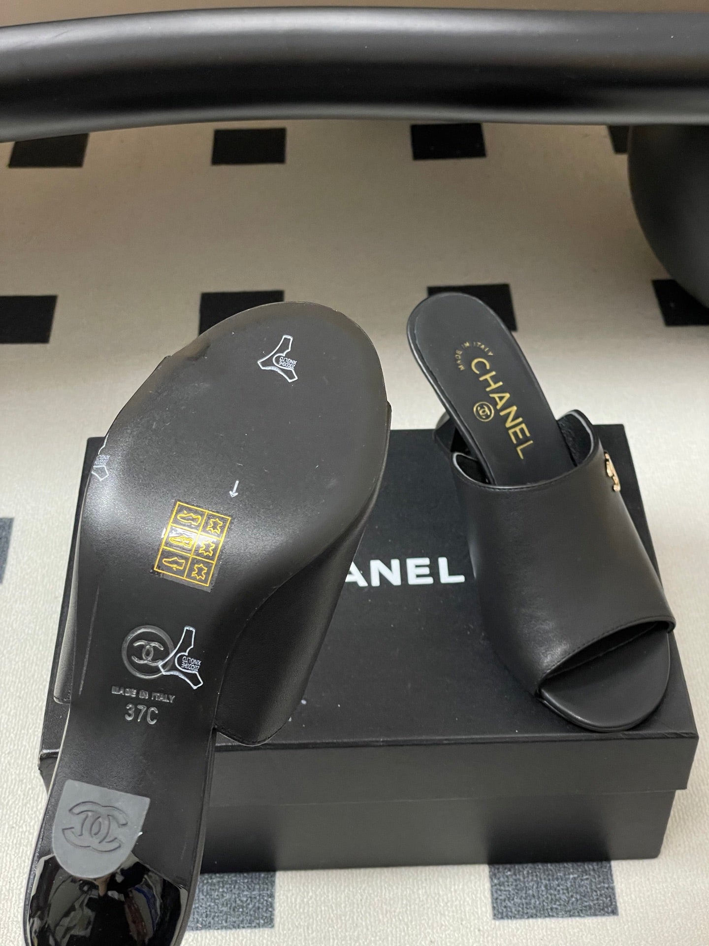 CC 26 Sandal Black Lambskin 593324