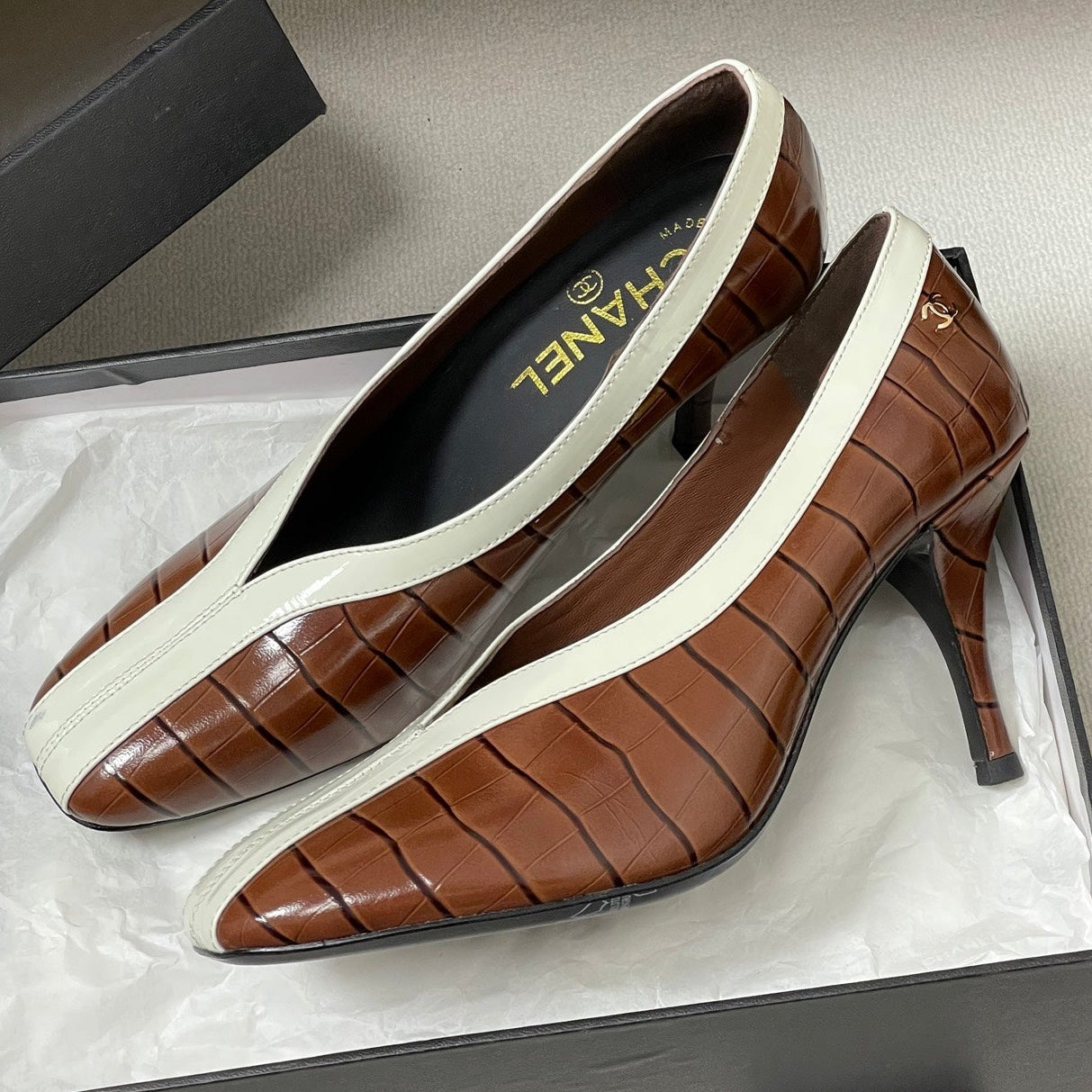 CC 26 Crocodile-embossed Pump Calfskin
