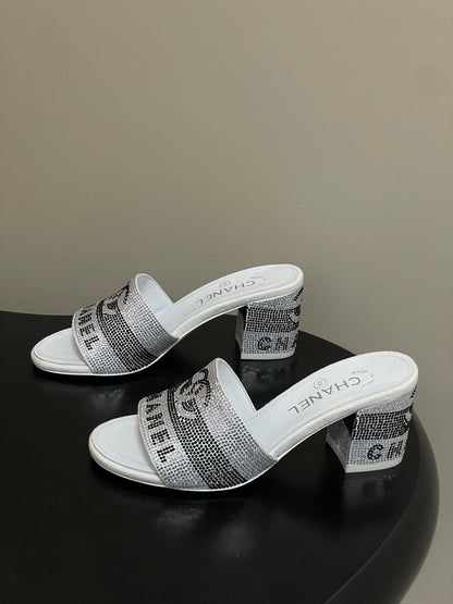 CC 26s  Sandals 70 White Gray Sheepskin Rhinestones 649512