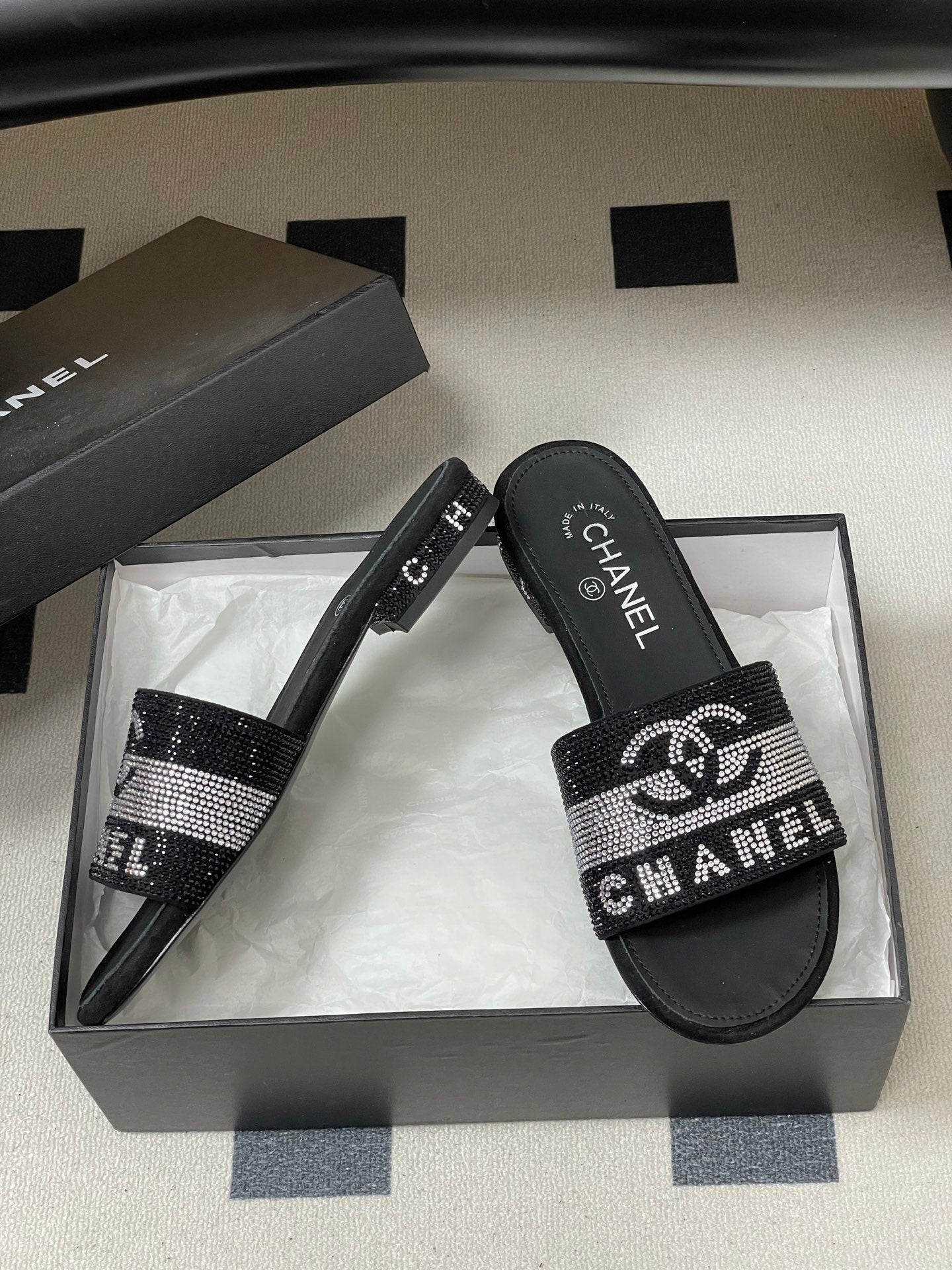 CC 26s Flat Sandals Black Sheepskin Rhinestones 649516