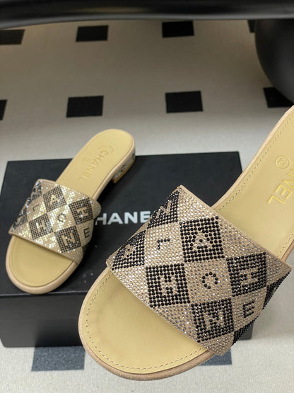 CC 26s Flat Sandals Beige Sheepskin Rhinestones 649520