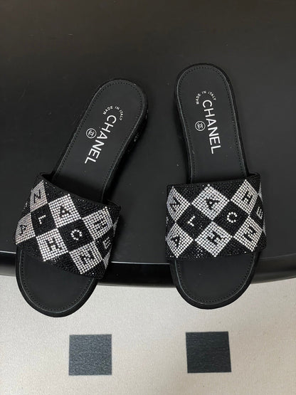 CC 26s Flat Sandals Black Sheepskin Rhinestones 649522
