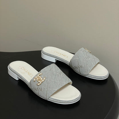CC 26s Flat Sandals White Gray Canvas Sheepskin Double C 649507