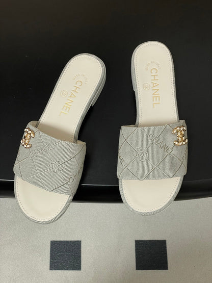 CC 26s Flat Sandals White Gray Canvas Sheepskin Double C 649507