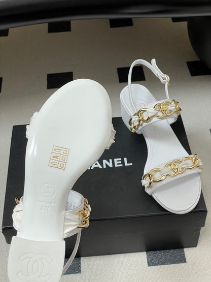 CC 26s Buckle Chain Sandals 55 White Sheepskin 649473