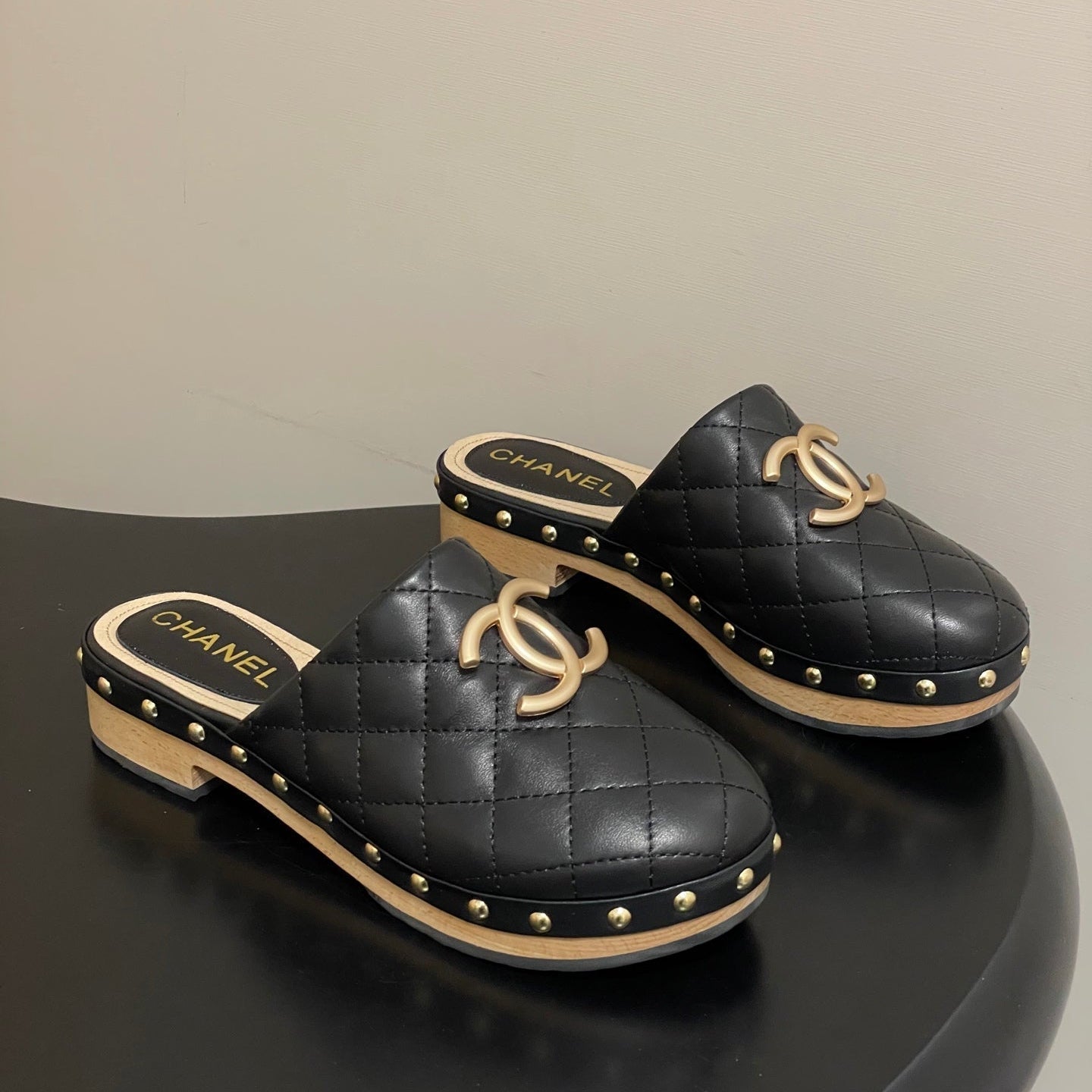 CC 26s Flat Mule Cowhide