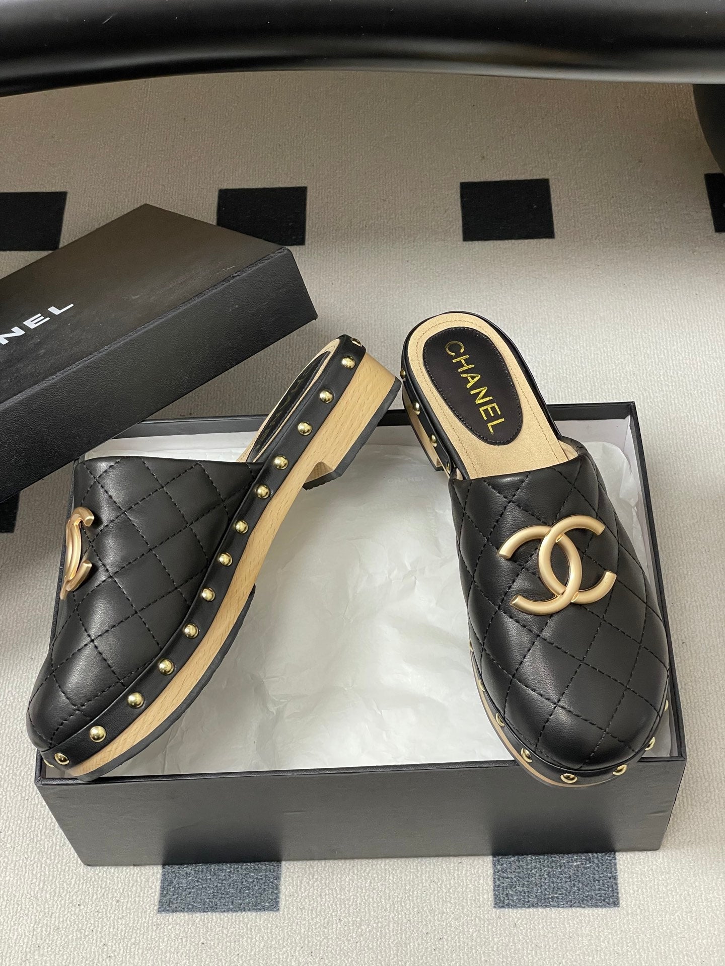 CC 26s Flat Mule Cowhide