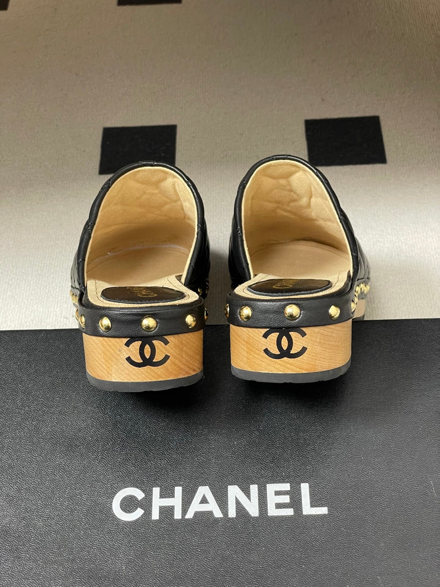 CC 26s Flat Mule Cowhide