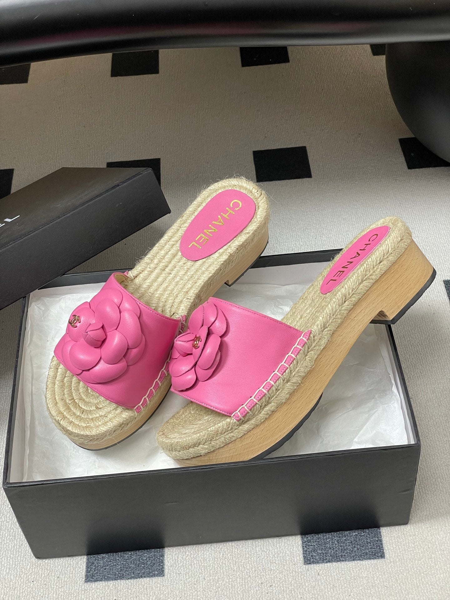 CC 26s Camellia Slippers Beige Pink Rope Smooth Leather 649398