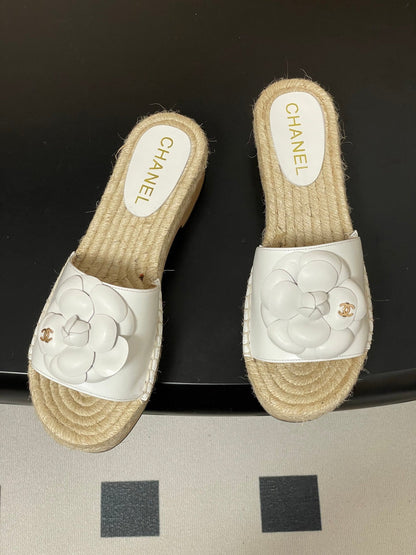 CC 26s Camellia Slippers Beige White Rope Smooth Leather 649401