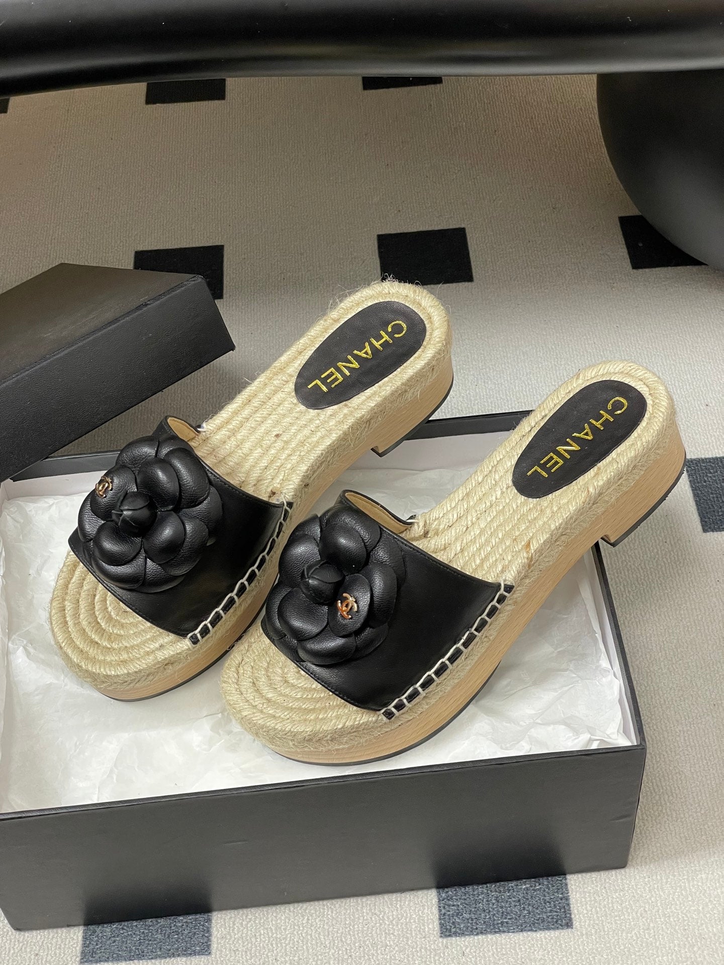 CC 26s Camellia Slippers Beige Black Rope Smooth Leather 649402