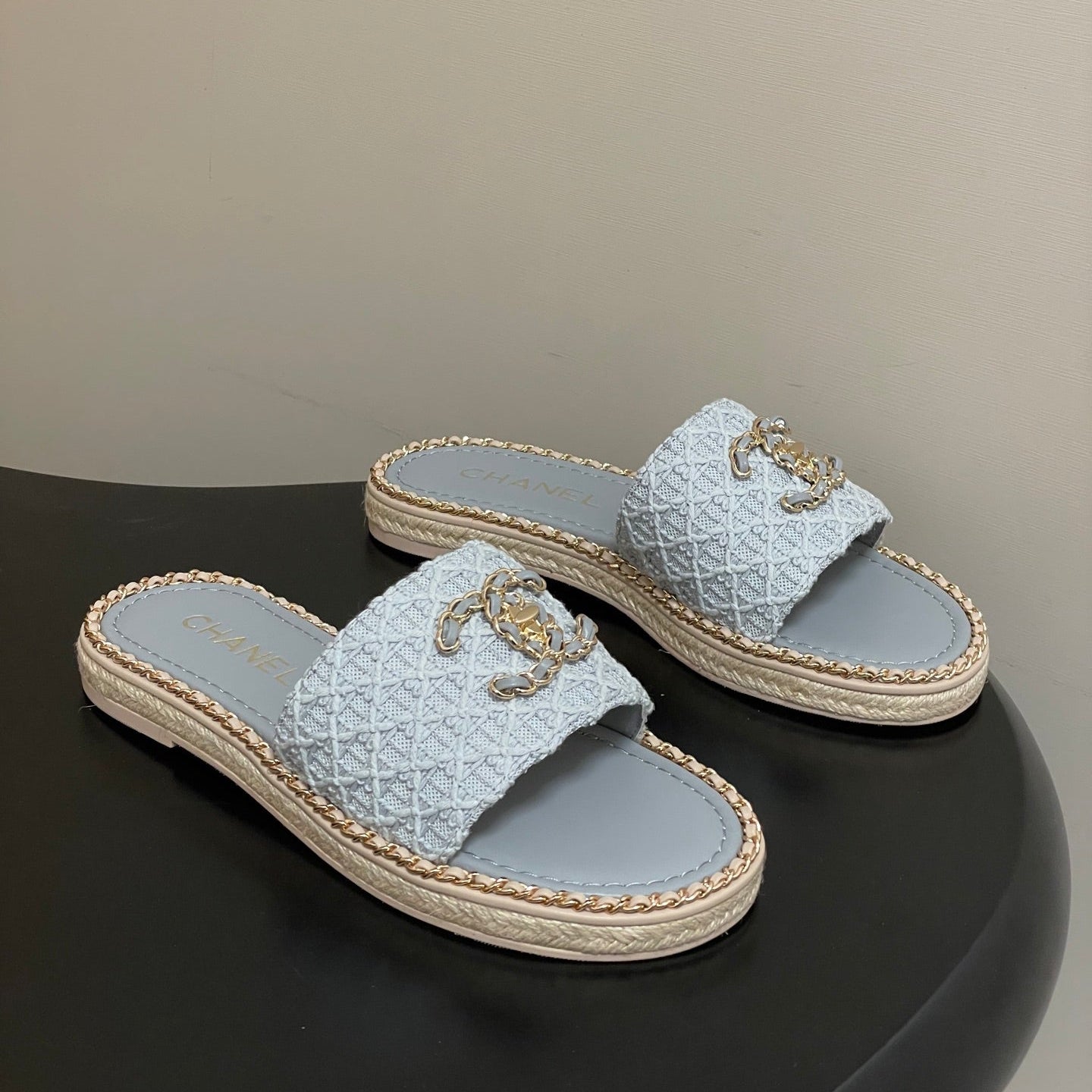 CC 26s Flat Slippers Gray Gold Fabric Sheepskin 649483