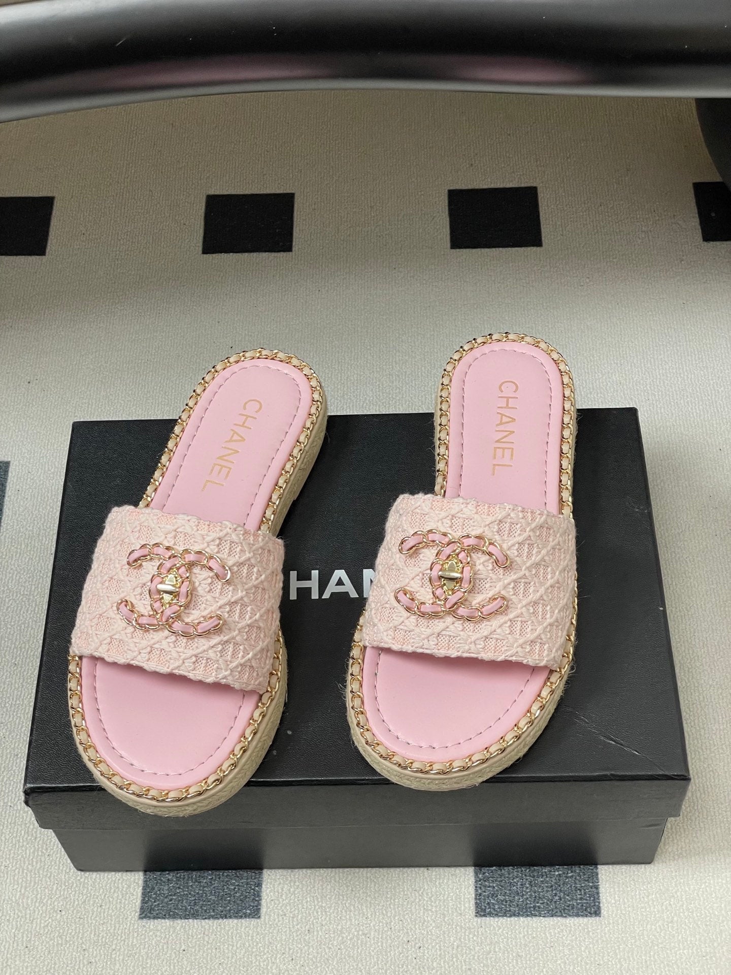 CC 26s Flat Slippers Pink Gold Fabric Sheepskin 649485
