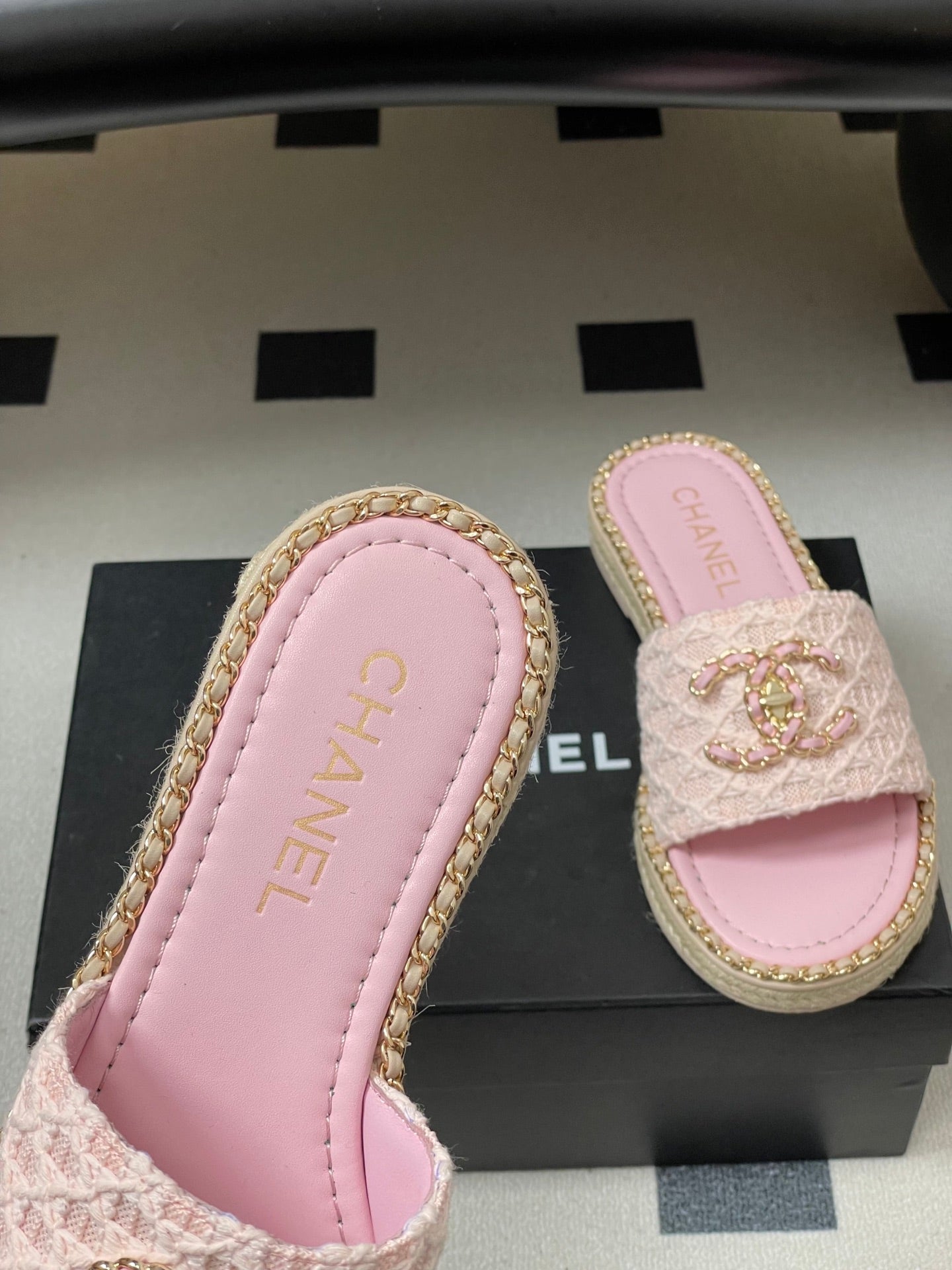 CC 26s Flat Slippers Pink Gold Fabric Sheepskin 649485
