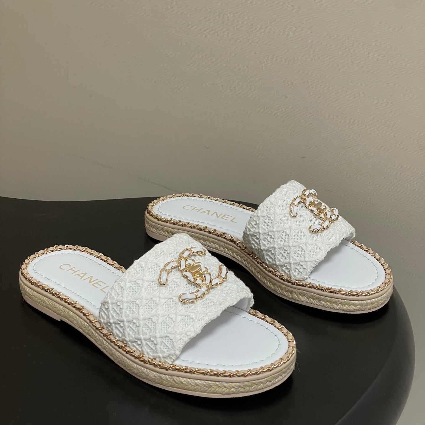CC 26s Flat Slippers White Gold Fabric Sheepskin 649486