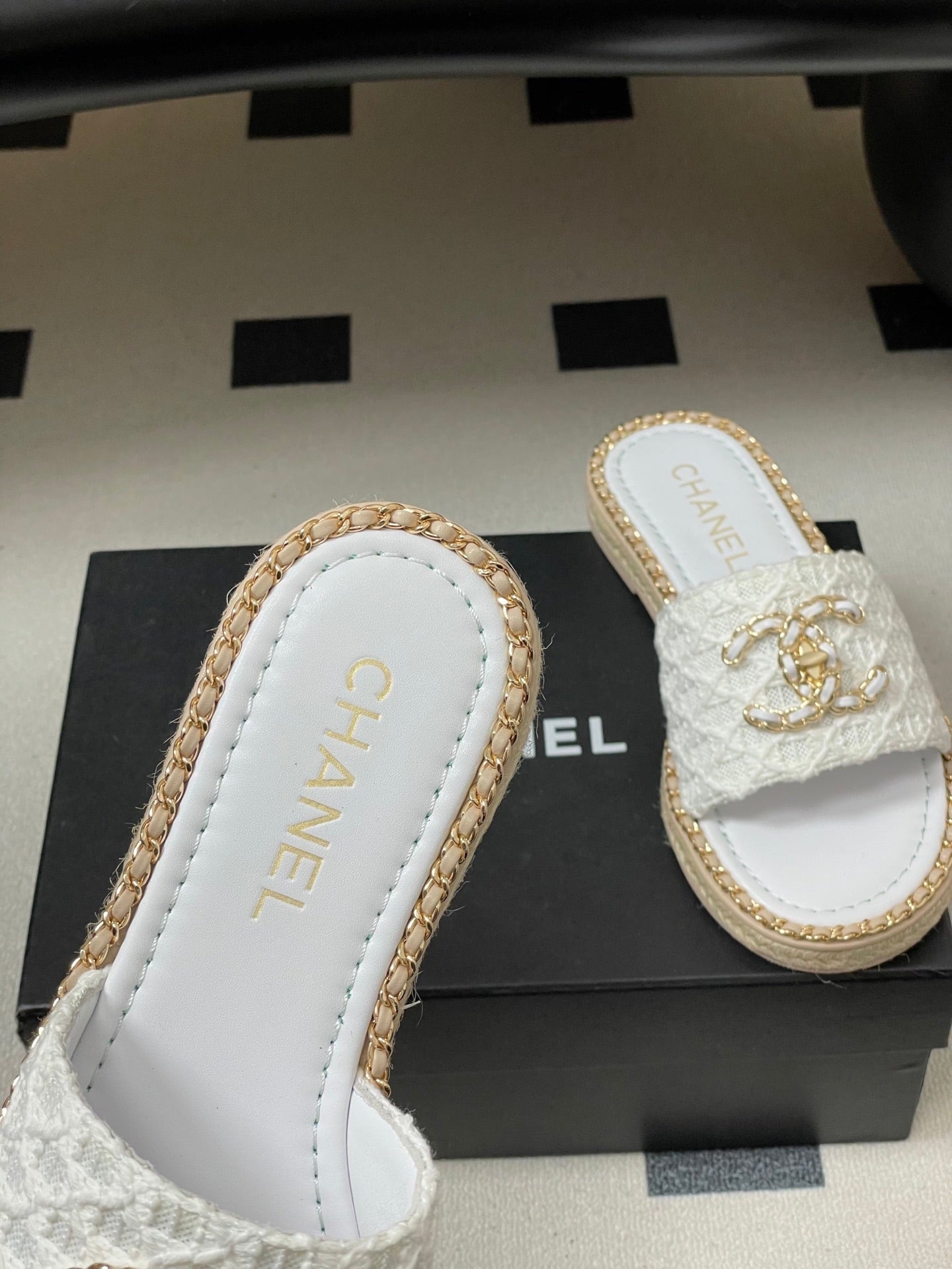 CC 26s Flat Slippers White Gold Fabric Sheepskin 649486