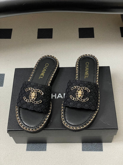CC 26s Flat Slippers Black Gold Fabric Sheepskin 649487