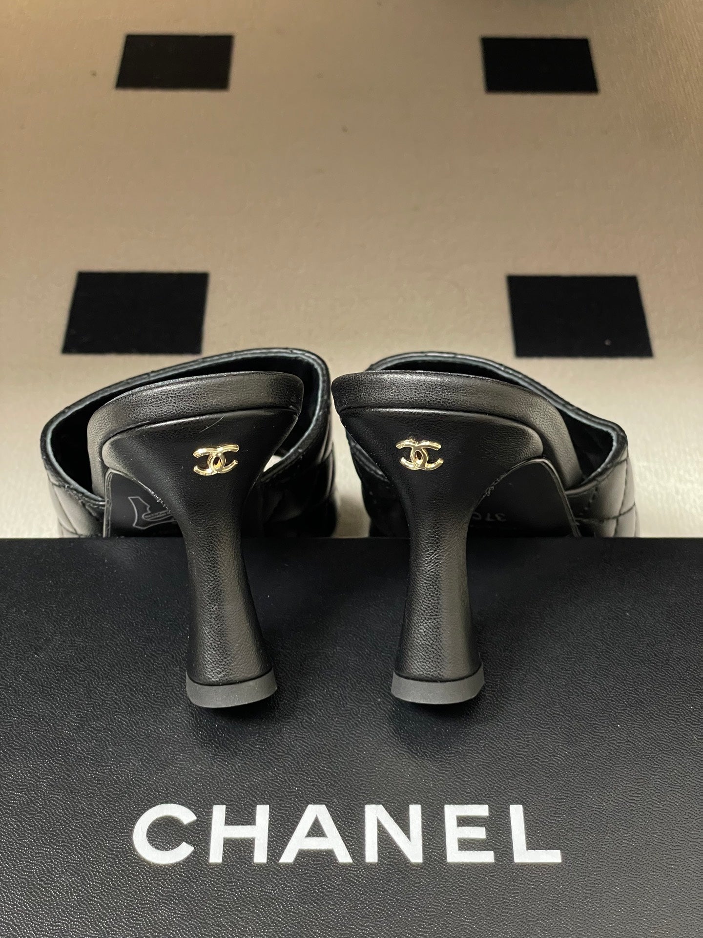 Chanel 2026  Peep-Toe High-Heeled Sandals Leather Sheepskin 834720