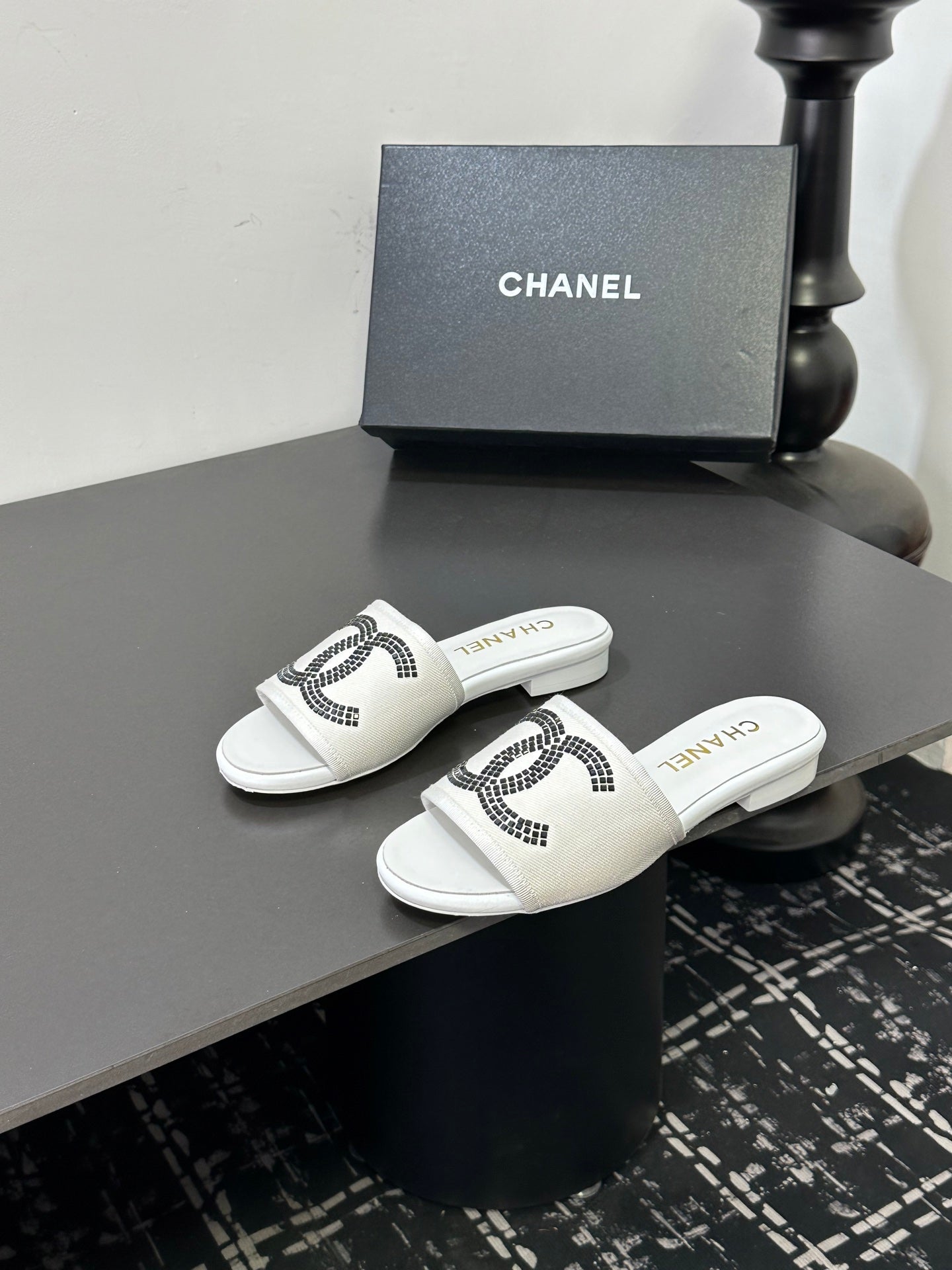CC 2026 Slippers White Canvas Sheepskin 668148