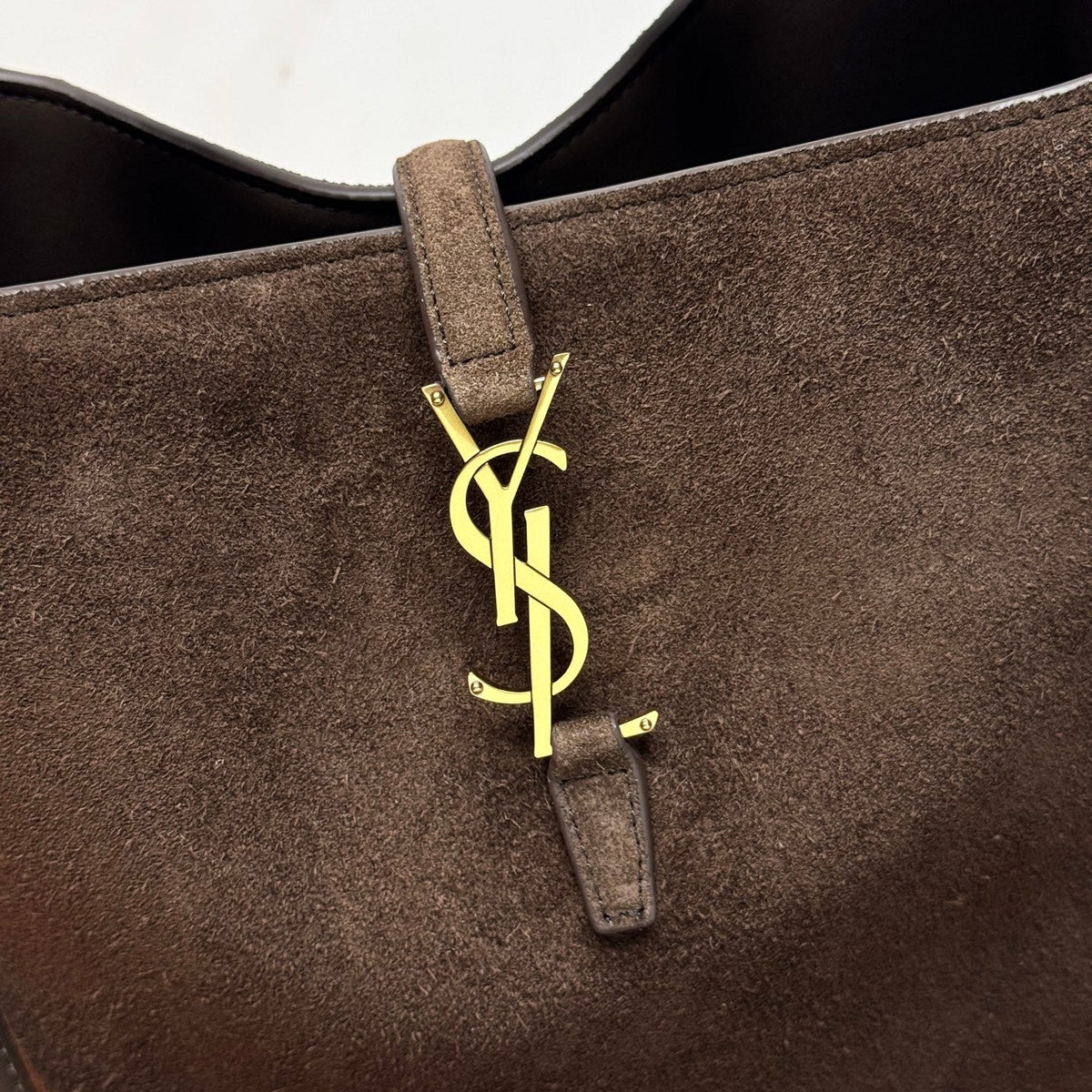 YSL Le 5 À 7 Bucket Bag 26cm Brown in Suede 285618