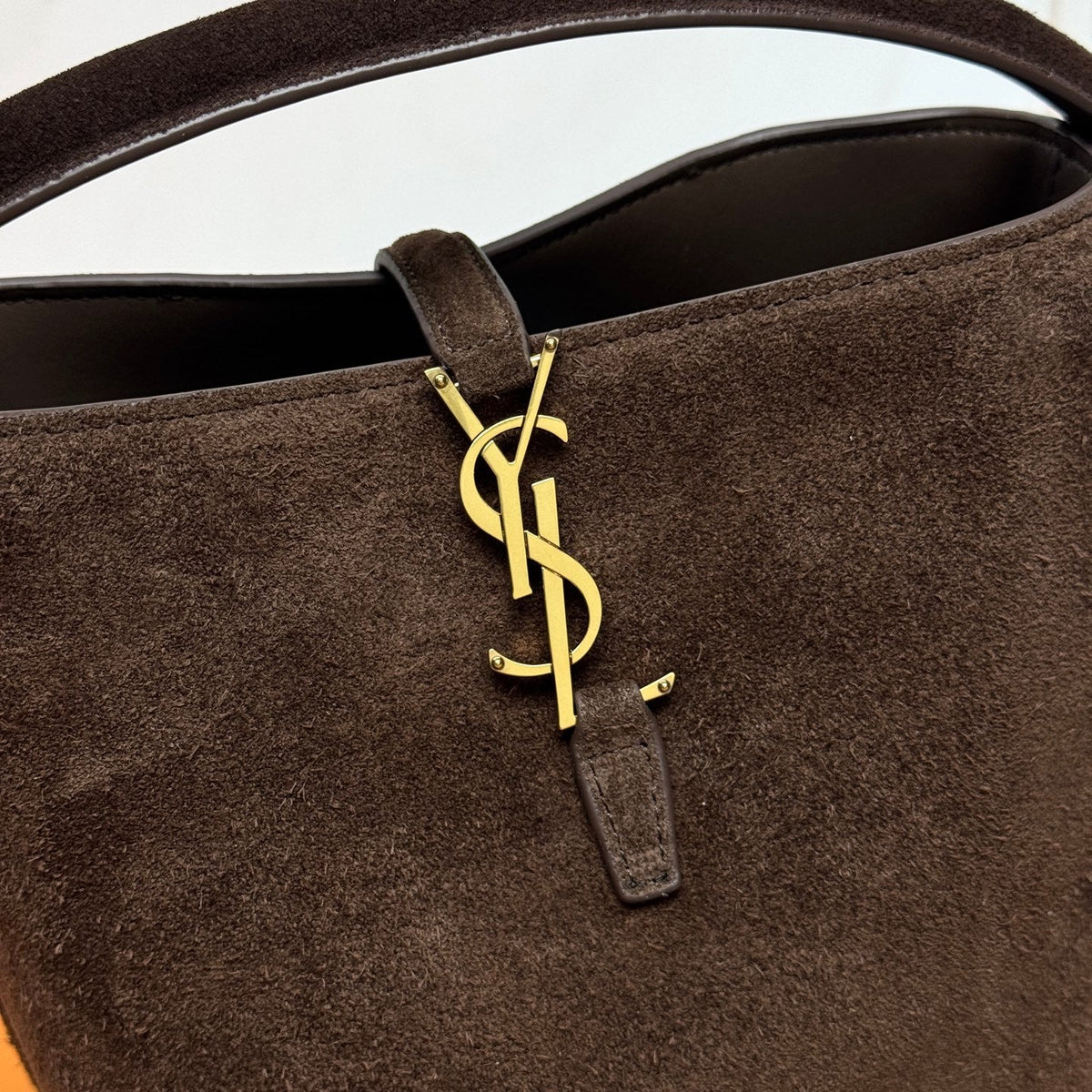 YSL Le 5 À 7 Bucket Bag 20cm Brown in Suede 285622