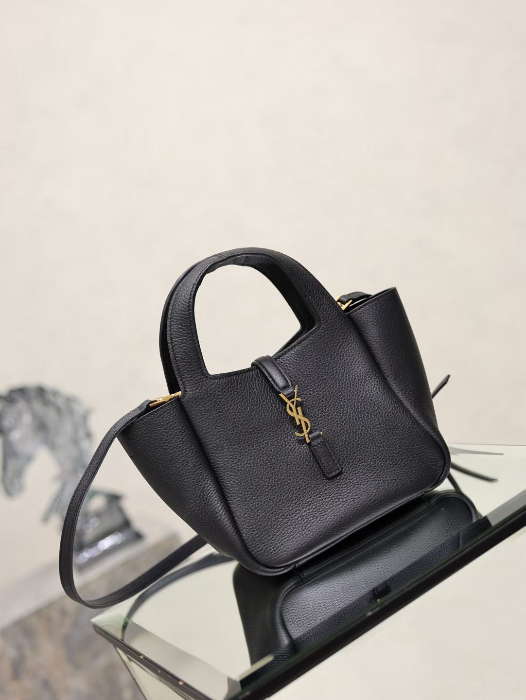 YSL Le 5 à 7 Baby Bea Tote Bag 19cm Black in Deerskin 285533