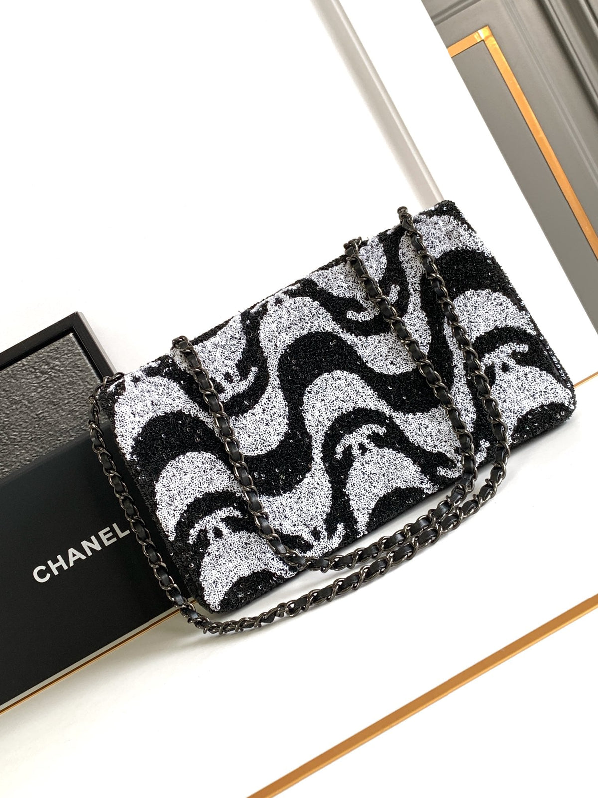 flap bag medium 25 black grey sequin silver hardware