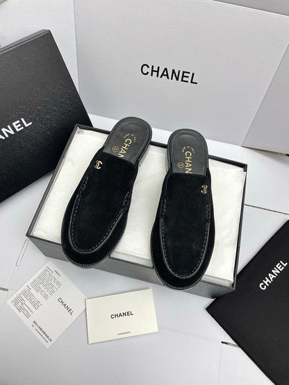 CC 26s Double C Mule Black Suede 645302