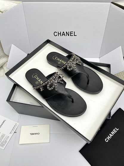 CC 26s Thong Sandals Black Sheepskin 645322