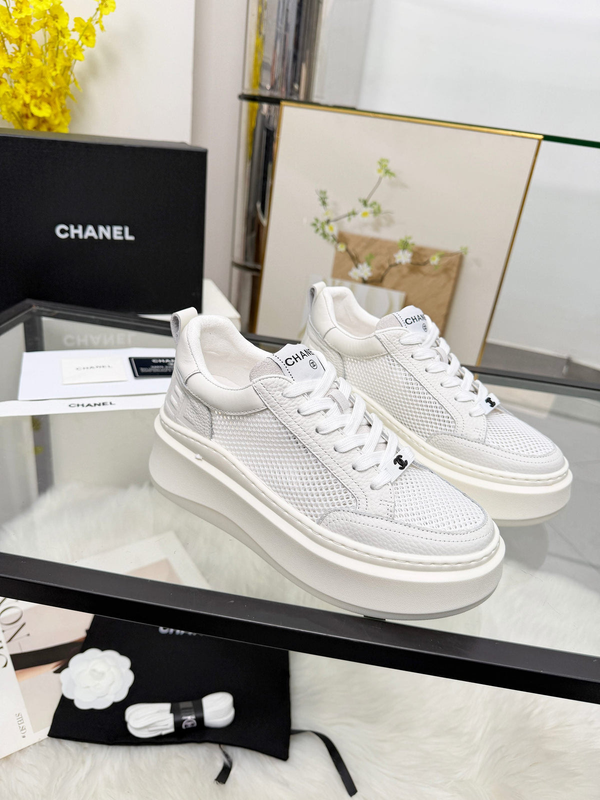 CC 26s Sneaker White Cowhide Mesh 723082
