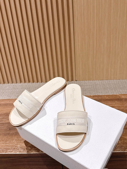 CD 26 Embroidered Slippers White Cowhide 610276
