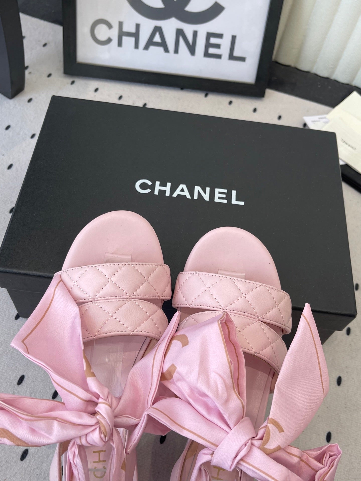 CC 26s Sandals 55 Black Sheepskin 650078