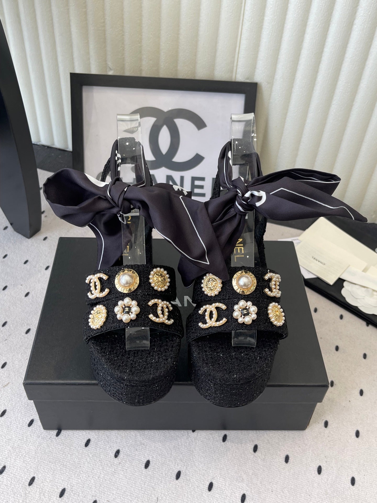 CC 26s Platform Sandals 75 Black Tweed Mixed Gold Charm 650088