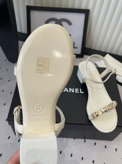 CC 26s Sandals 35 White Sheepskin Pearls 650098