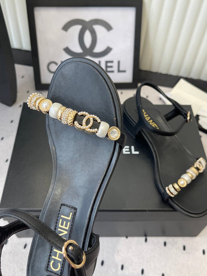 CC 26s Sandals 35 Black Sheepskin Pearls 650100